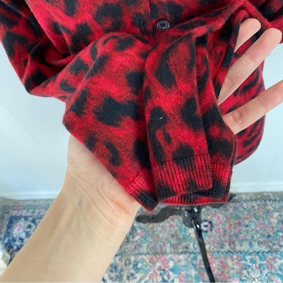 Talbots M P 100% Merino Wool Sweater Cardigan Cheetah Print Red Button Front - Picture 8 of 11